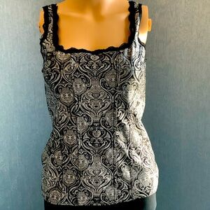 Gorgeous scoop neck stretch top